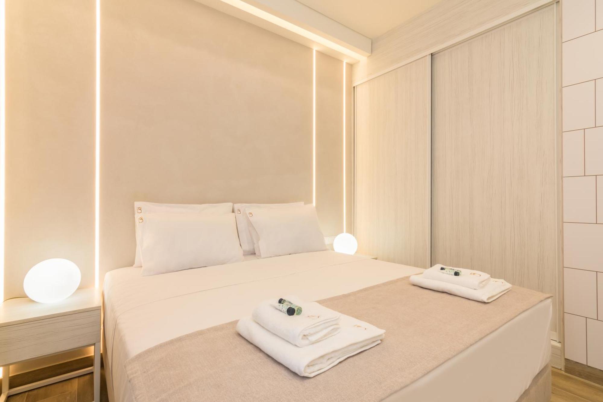 Socrates Fully Equipped Apartments With Unique Design Athen Eksteriør bilde